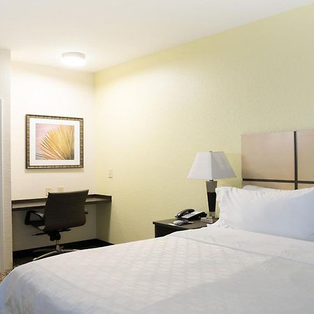 Candlewood Suites Bay City By Ihg Exterior photo